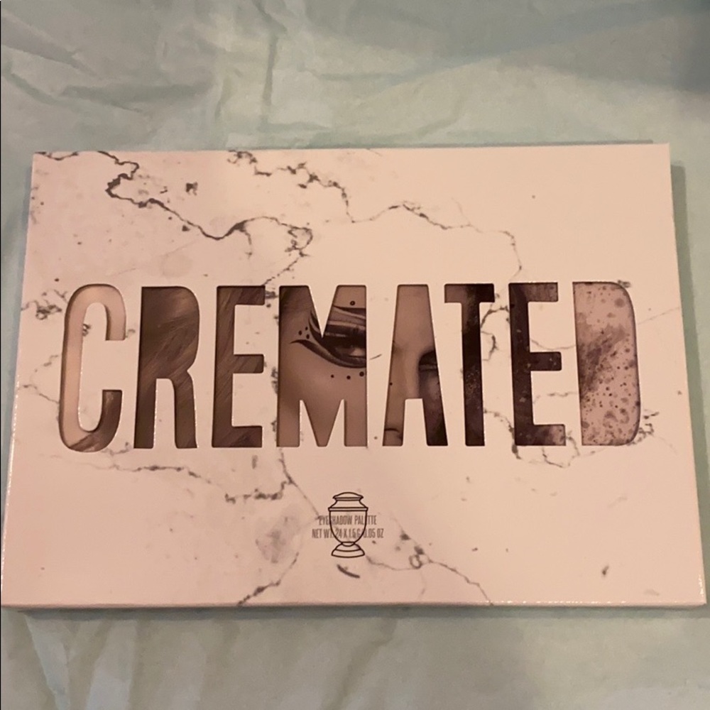 NEW CREMATED JCS PALETTE AND GIFT